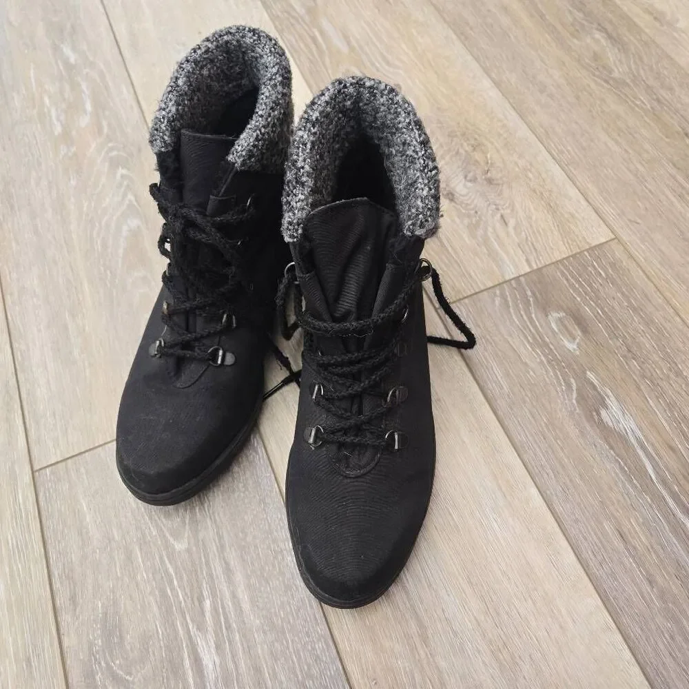 The Warmers Winter Snow Boots black made in Canada size 8.5 women's